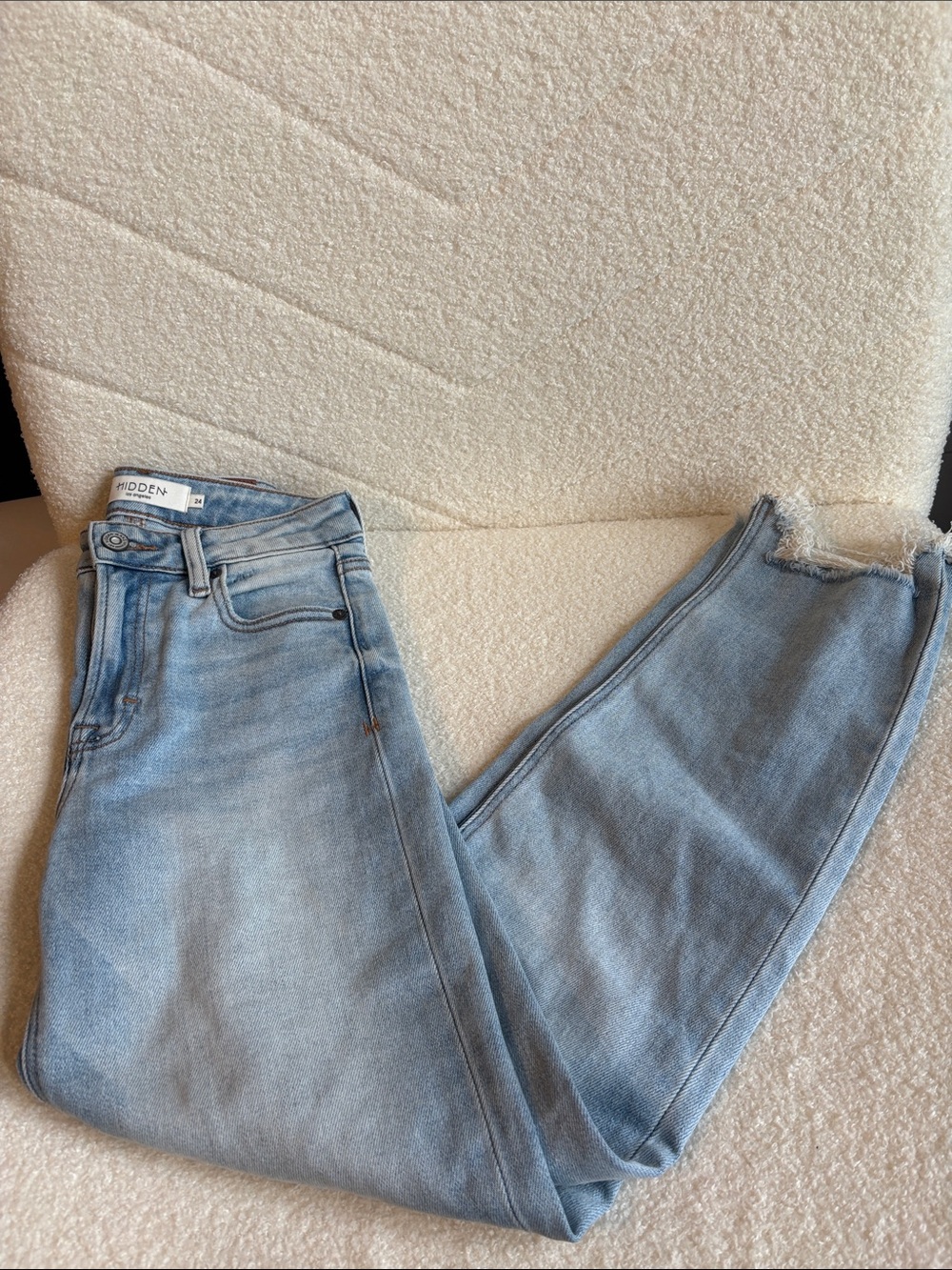 Light Wash High-Rise Women’s Jeans by Hidden